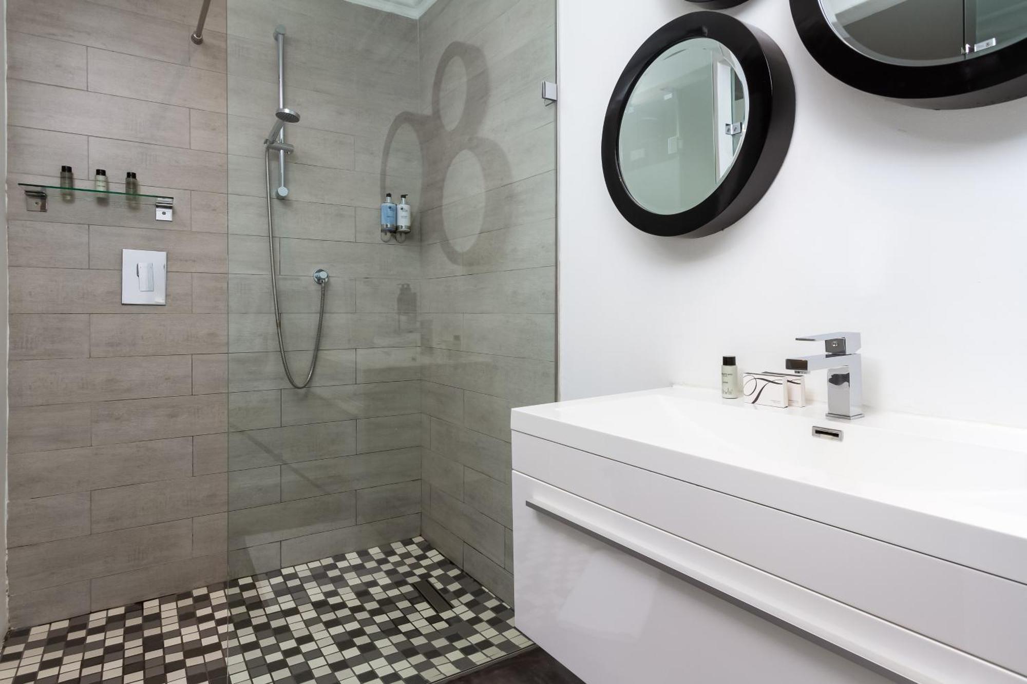 Cape Finest Guest House Located In De Waterkant Cape Town Bilik gambar